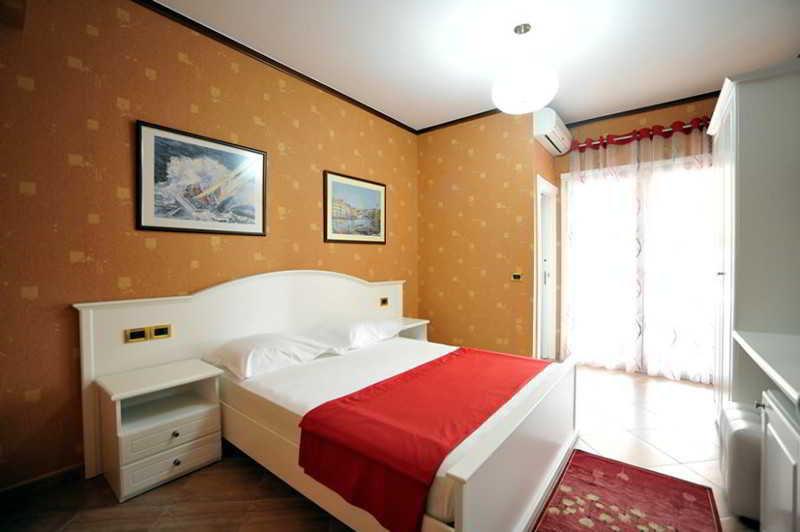 Hotel Albion Δυρράχιο Εξωτερικό φωτογραφία