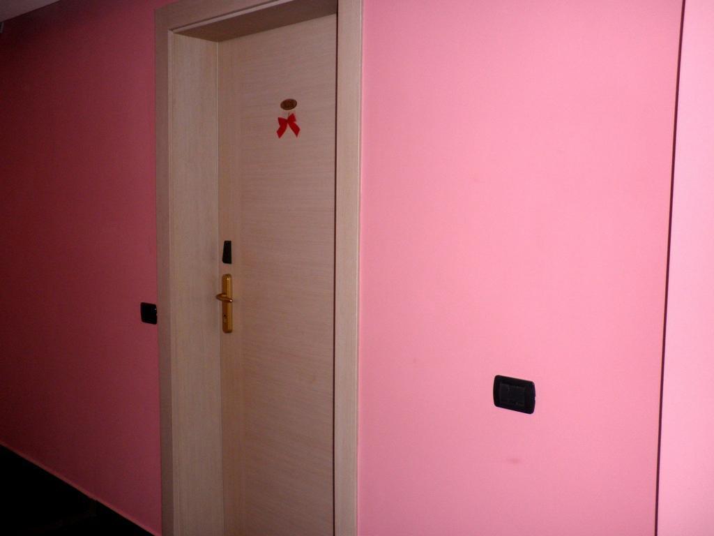 Hotel Albion Δυρράχιο Εξωτερικό φωτογραφία